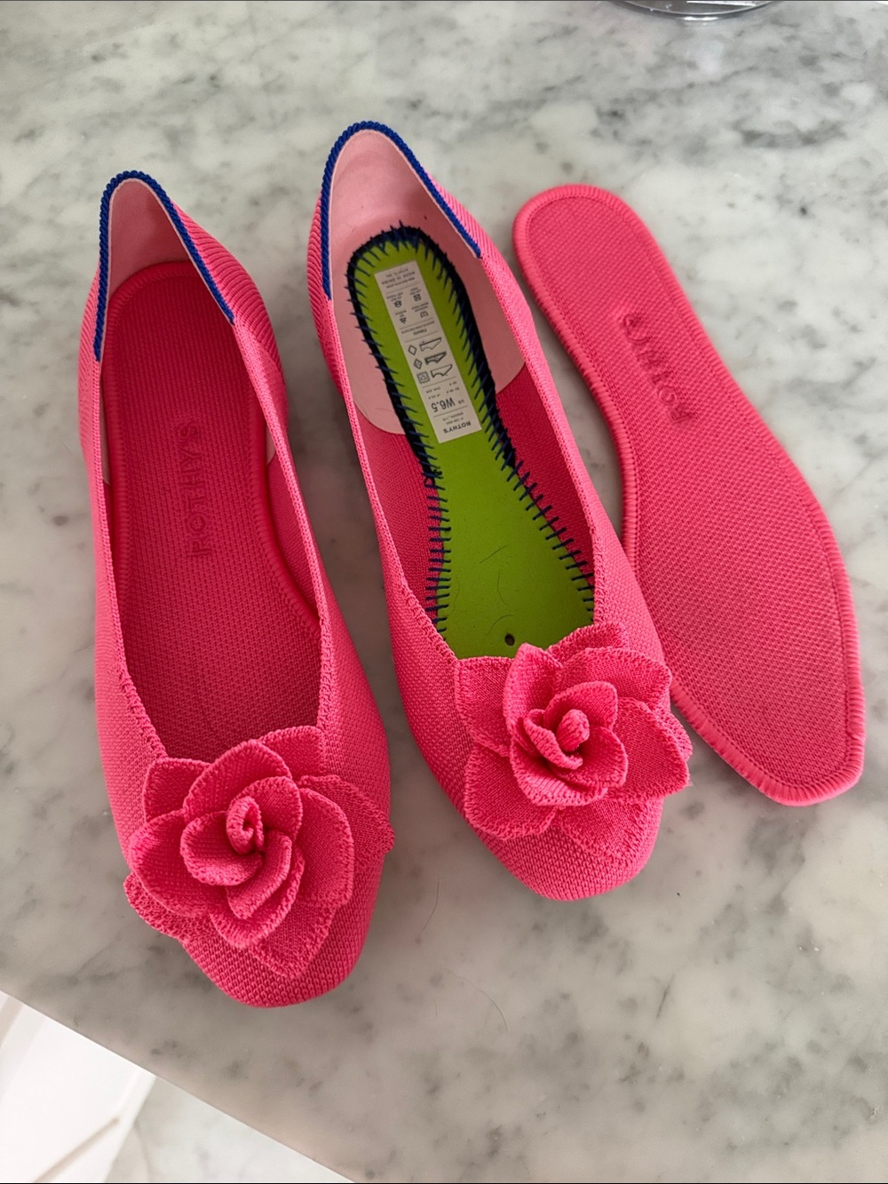 Rothys 6.5 Women’s Hot Pink Floral Applique Ballet Flats